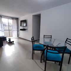Apartamento con piscina, frente a CC Mayorca