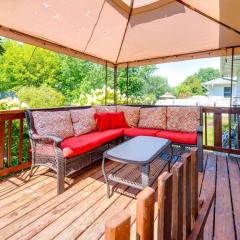 Pet-Friendly Waterloo Abode with Deck!