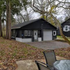 Clintonville Bungalow Under The Pines