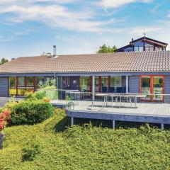 Awesome Home In Ebeltoft With 4 Bedrooms And Wifi