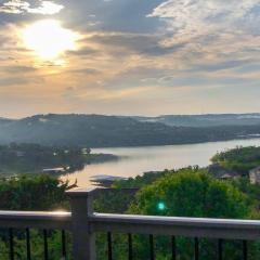 Lake View! Walk-In 3 BR Condo - Outdoor Pool - FREE TICKETS INCLUDED - TRH6-6