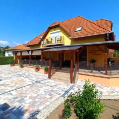 Napsugár Vendégház-Apartman