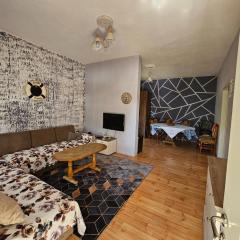 Titi's home Velipoje