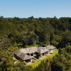 Treetops Lodge & Estate