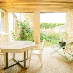 La Petite Bachelière - terrasse couverte extérieure et jacuzzi