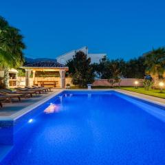 Villa Antura with private heated 50sqm pool, 3 bedrooms, 3 bathrooms, and gym