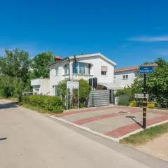Apartment Emina
