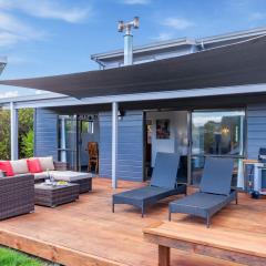 Blue Velvet Cottage - Lake Taupo Holiday Home