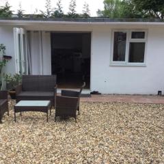 Garden Studio Escape Open-Plan Comfort & Outdoor Space