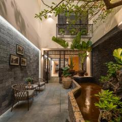 Le Parfum Apartment and Hotel