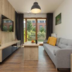 Modern Apartment Home Cinema Experience by Noclegi Renters