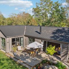 Beautiful Home In Rdby With Kitchen