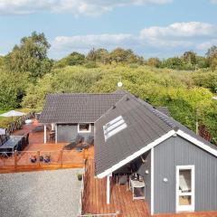 Beautiful Home In Ebeltoft With 5 Bedrooms, Sauna And Wifi