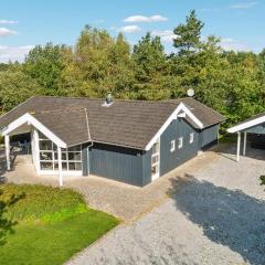 Awesome Home In Ebeltoft With 3 Bedrooms, Sauna And Wifi