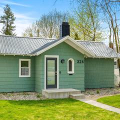 Gorgeous Downtown Bungalow