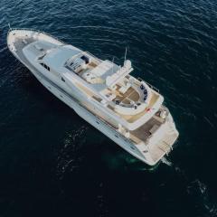 Beyond82: Luxury Yacht in Puglia