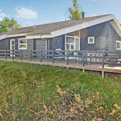 Amazing Home In Ebeltoft With 4 Bedrooms, Sauna And Wifi