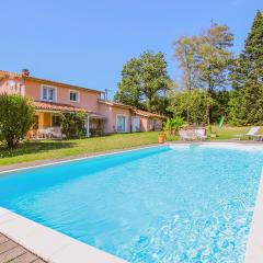 Stunning Home In Monseveroux With Outdoor Swimming Pool And 3 Bedrooms