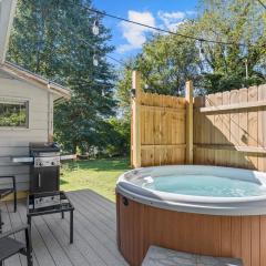Hot Tub -King Bed -3 Miles to Downtown -Simply