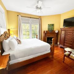 Lady Clare Room at Camellia Rose Inn Downtown