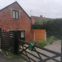The Old Barn, Cosy Townhouse in Leominster