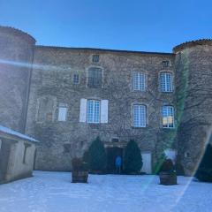 Studio au château de Lachau