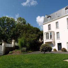 Vintage holiday apartment on the 1st floor of an elegant mansion - Coutances