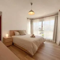 Appartement spacieux avec terrasse et piscine