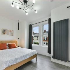 London 2-Bedrooms Apartment