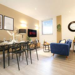 Luxury Apartment - Close to City Centre - Free Parking, Fast Wifi, SmartTV with Sky and Netflix by Yoko Property