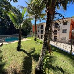 Praia Toninhas, mar e natureza