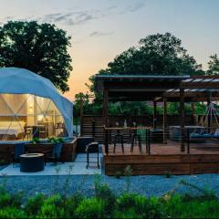 Luxury Glamping Dome “Luna” in countryside with HotTub near Hot Springs AR