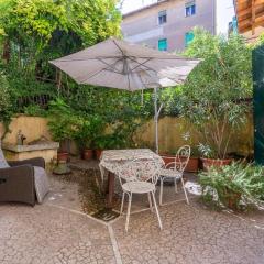 Pleasant Central Apartment with garden