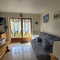 Studio 25m² au pied des montagnes, balcon, idéal pour 4 pers - FR-1-573-95