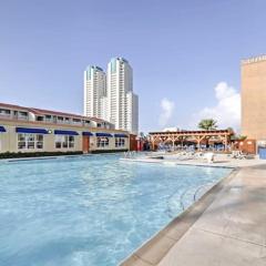 1st Floor 1 Bedroom Condo near Beach w Pool