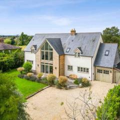 Elmcroft, Large House with Shepherds Hut