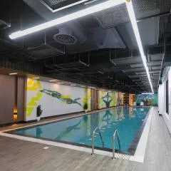 Modern 3BR Retreat I Gym, Balcony & Prime Location