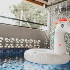 PD Corner Lot 5R3BR 16pax Pool Homestay 5min to Beach