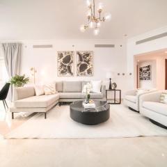 Majestic 2BR + Assistant’s Room at Golden Mile 10 Palm Jumeirah by Deluxe Holiday Homes
