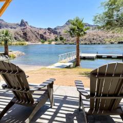 Dock Holiday! Waterfront cottage with boat ramp!