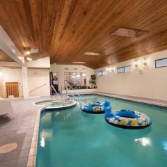 Westside Pool Home-8 min to Downtown, Yard Parking