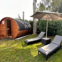 VELUWE VAKANTIES Chalets With Private Barrel Sauna - With Pool Bar and Restaurant Facilities in the Veluwe National Park