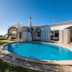 Villa Viola by Gabi Miguel