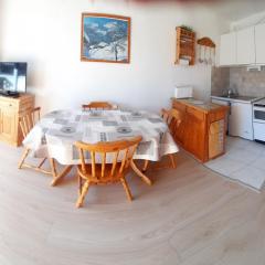 Séjour cosy en studio à Serre Chevalier, 4 pers, balcon, au pied des pistes, navette gratuite - FR-1-762-28