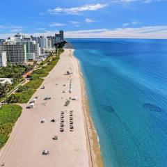 Cozy Ocean View Condo Beach Service 610