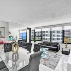 Lovely Ocean View Condo Beach Service 704