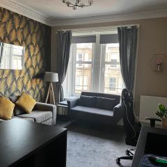 Stunning apartment on Perth Rd-mins from City Centre Dundee