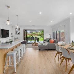 East Corrimal Escape - Beautiful Beachside Living