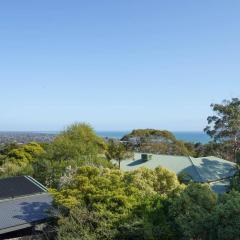 McRae Hillside Terrace - Panoramic Family Living