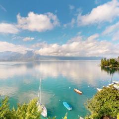 Lakefront apartment with exceptional view